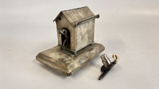 A VINTAGE NOVELTY SILVER PLATED INKWELL FASHIONED AS A DOGHOUSE / KENNEL + A TRAVEL INKWELL AND