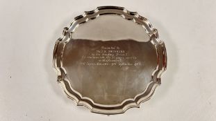 A SOLID SILVER SALVER BEARING A PRESENTATION INSCRIPTION, SHEFFIELD 1963, MAKER EHP Co LTD,