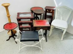 A GROUP OF OCCASIONAL FURNITURE TO INCLUDE A DRUM TABLE, SOFA TABLE, NEST OF 3 GLASS TOP TABLES,