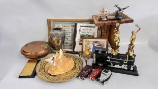 A BOX OF ASSORTED COLLECTABLES TO INCLUDE A COPPER WARMING PAN,