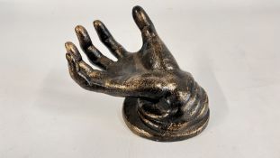 (R) METAL HAND FIGURE.