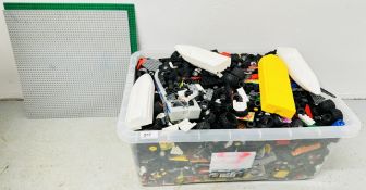 BOX OF ASSORTED LEGO AND SIMILAR.