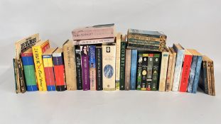 A COLLECTION OF GOOD QUALITY BOOKS TO INCLUDE 2 X HARRY POTTER FIRST EDITIONS, A GROUP OF J.R.R.