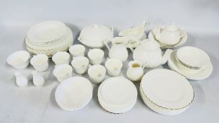 A QUANTITY OF WEDGWOOD BONE CHINA TEA AND DINNER WARE TO INCLUDE GOLD CHELSEA EXAMPLES.