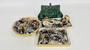 AN EXTENSIVE GROUP OF ASSORTED COSTUME JEWELLERY TO INCLUDE BANGLES, BEADED NECKLACES,
