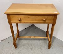 GOOD QUALITY SINGLE DRAWER SIDE TABLE, W 68CM.