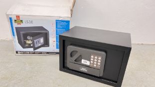 A BURG WACHTER LS 3E DIGITAL SAFE.