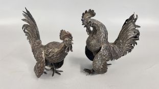 A PAIR OF ANTIQUE IMPORT SILVER FIGHTING COCKERELS LONDON 1927 MAKER GEORGE STOCKWELL,