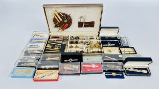 AN EXTENSIVE GROUP OF ASSORTED MAINLY VINTAGE TIE CLIPS AND CUFF LINKS, MANY BOXED EXAMPLES.