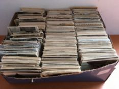 POSTCARDS: BOX WITH MIXED MAINLY OLDER CARDS INCLUDING SCOTLAND, BRIGHTON, OVERSEAS,