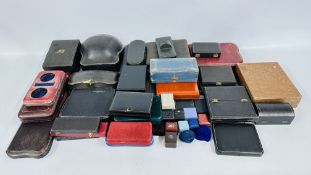 3 X BOXES OF ASSORTED EMPTY SILVER AND JEWELLERY PRESENTATION BOXES.