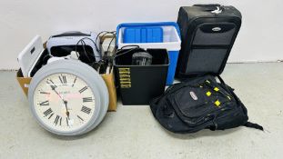 GROUP OF GOOD QUALITY HOUSEHOLD GOODS TO INCLUDE ASAKLITT SUITCASE, HORIZON BACKPACK, COOL BOX,