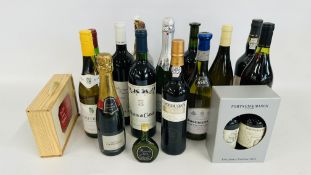 A GROUP OF ALCOHOLIC BEVERAGES TO INCLUDE TWO BOTTLES OF CLARET, TWO BOXED FORTNUM & MASON BRANDIES,