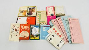 A GROUP OF VINTAGE PLAYING CARDS TO INCLUDE EROTIC EXAMPLES + PROGRESSIVE ROYAL AUCTION BRIDGE