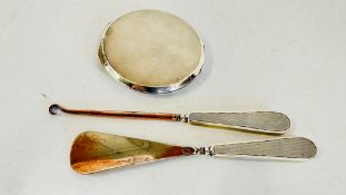 A SILVER COMPACT ENGINE TURNED, BIRMINGHAM 1949,