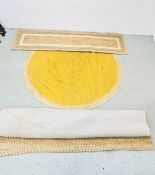 A GROUP OF THREE WOVEN RUGS INCLUDING CIRCULAR, RUNNER, ETC, THE LARGEST 200CM X 290CM.