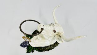 (R) COW HEAD CAST IRON.