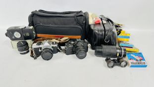 A GROUP OF VINTAGE CAMERAS AND ACCESSORIES TO INCLUDE PENTAX ME SUPER,