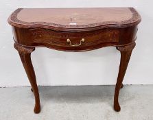 (R) HARD WOOD SHAPED FRONT SIDE TABLE WITH CARVED DETAIL, BRASS INLAY AND SINGLE DRAWER, W 93CM,