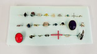 APPROX 25 ASSORTED DRESS RINGS TO INCLUDE STONE SET EXAMPLES.