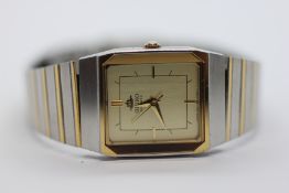 A SEIKO QUARTZ LADIES WRIST WATCH IN ORIGINAL PRESENTATION BOX.