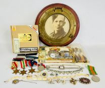 A TRAY OF ASSORTED COSTUME JEWELLERY AND WRIST WATCHES TO INCLUDE A MICRO MOSAIC BROOCH,