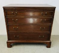 A SMALL MAHOGANY FOUR DRAWER CHEST WITH SLIDE IN GEORGE III STYLE, 30