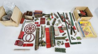 AN EXTENSIVE COLLECTION OF ASSORTED VINTAGE MECCANO AND RELATED MAGAZINES.