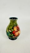 A MOORCROFT HIBISCUS DESIGN VASE H 9CM, BEARING IMPRESSED MARK.