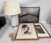 DESIGNER OAK FURNITURE LAND TABLE LAMP, BLACK & WHITE BARN PRINT,