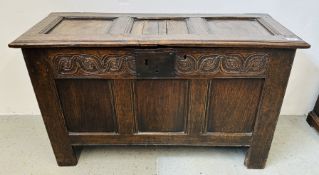 A LATE C17th OAK COFFER,