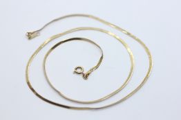 A FINE 9CT GOLD NECKLACE, L 41CM.