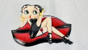 (R) BETTY BOOP WALL FIGURE.