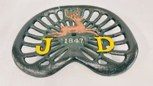 (R) JOHN DEERE TRACTOR SEAT.