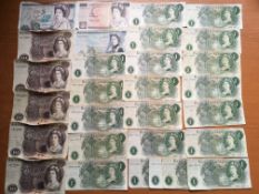 BANKNOTES: PACKET WITH MAINLY WELL CIRCULATED BANK OF ENGLAND NOTES, £10 HOLLOM, PAGE (4) ETC.