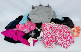 A COLLECTION OF WOMEN'S VINTAGE CLOTHING SIZE 14-18 TO INCLUDE TALBOTS & LAURA ASHLEY,