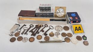 A TRAY OF COLLECTIBLES TO INCLUDE ORIS & SWIZA CLOCKS, VARIOUS SPORTING MEDALS, VICEROY RECORDER,