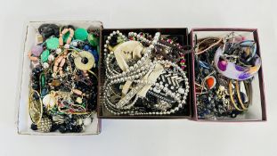 3 X BOXES OF ASSORTED COSTUME / FASHION JEWELLERY TO INCLUDE BEADED NECKLACES, WATCHES, BANGLES,