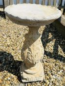A STONEWORK ACANTHUS LEAF DECORATED BALUSTER BIRD BATH, HEIGHT 81CM.