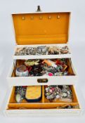 A JEWELLERY BOX CONTAINING AN EXTENSIVE GROUP OF COSTUME JEWELLERY, WATCHES,