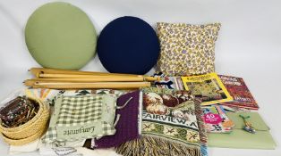 A QUANTITY OF KNITTING AND QUILTING ACCESSORIES TO INCLUDE 2 X LACE PILLOWS, LACE BOBBINS, FABRICS,