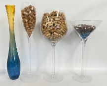 A LARGE TWO TONE ART GLASS VASE, H 80CM + A GROUP OF 3 OVER SIZED CLEAR GLASS CENTRE PIECES,