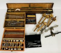 BOX OF ASSORTED WOODWORKING HAND TOOLS TO INCLUDE SCRIBES, HOUGHTON AND BUTCHER No.