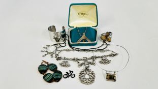 LONDON 1976 SILVER TIGER EYE PENDANT MAKER F G WITH SILVER CHAIN,
