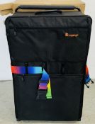 AS NEW BOXED IT 73CM WORLDS LIGHTEST COLLECTION SUITCASE, 50.5 X 28.5 X 80CM.