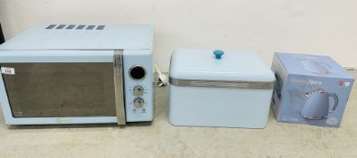 SWAN 1950's RETRO STYLE MICROWAVE OVEN PLUS MATCHING SWAN 1950's RETRO STYLE JUG KETTLE AND