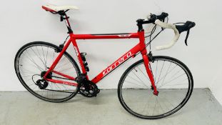 A CARRERA CORTE BLADE ZELOS 6061T6 GENT'S RACING BIKE.