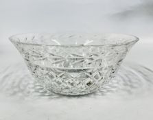 A WATERFORD CRYSTAL GLANDORE PATTERN BOWL, DIAM 23.2CM IN ORIGINAL PRSENTATION BOX.