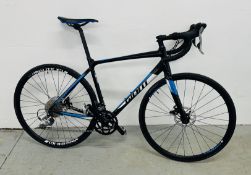 GIANT CONTEND SL ROAD RACING BICYCLE, MEDIUM SIZE FRAME, 20 SPEED SHIMANO TIAGRA GEARS DISC BRAKES,