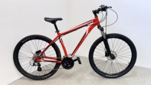 SPECIALISED HARDROCK 24 SPEED MOUNTAIN BIKE WITH SR SUNTOUR FORKS,